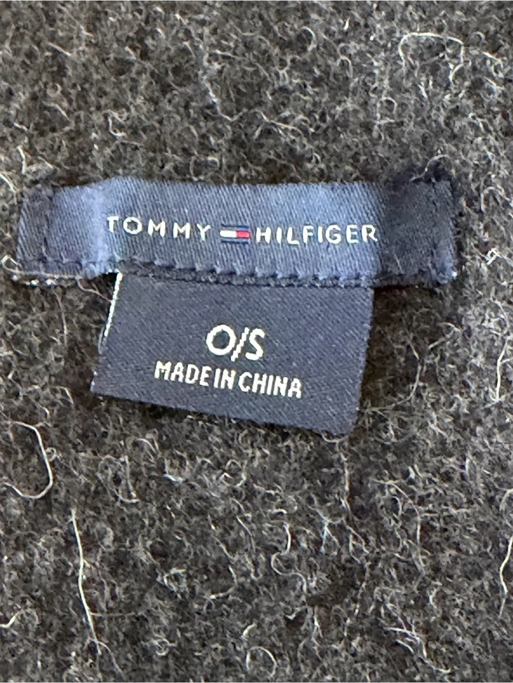 Tommy Hilfiger 100% Lambswool Charcoal Gray Fringe Scarf Soft Winter 63x10.5